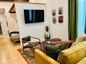 Building Photo - 1911 3rd Ave N