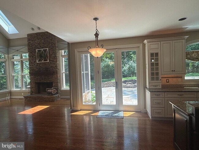 Building Photo - 1714 Hickory Hill Rd