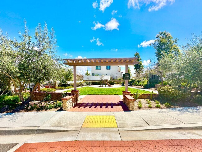 Building Photo - Lovely, Light & Bright, Two-Story, Detached Home in the Desirable Wildgrove Community of Vista!