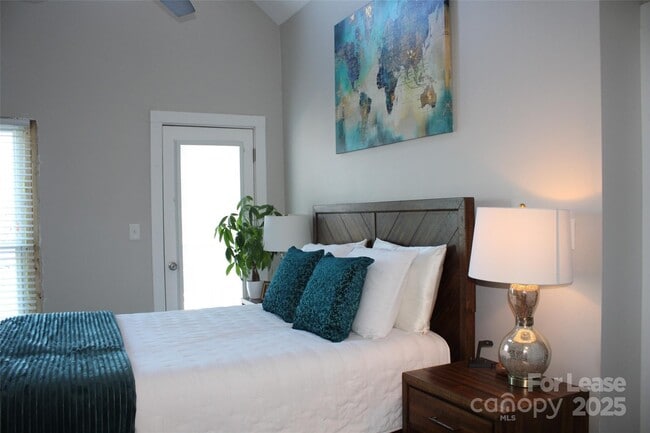 Building Photo - 18749 Vineyard Point Ln