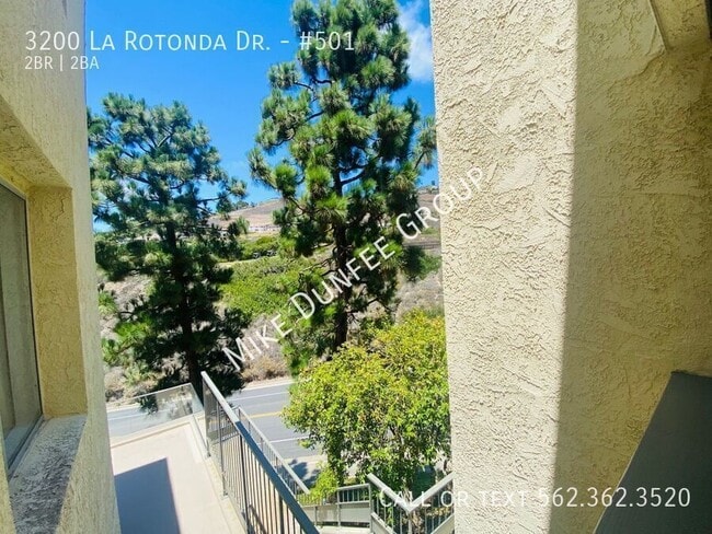 Building Photo - 3200 La Rotonda Dr