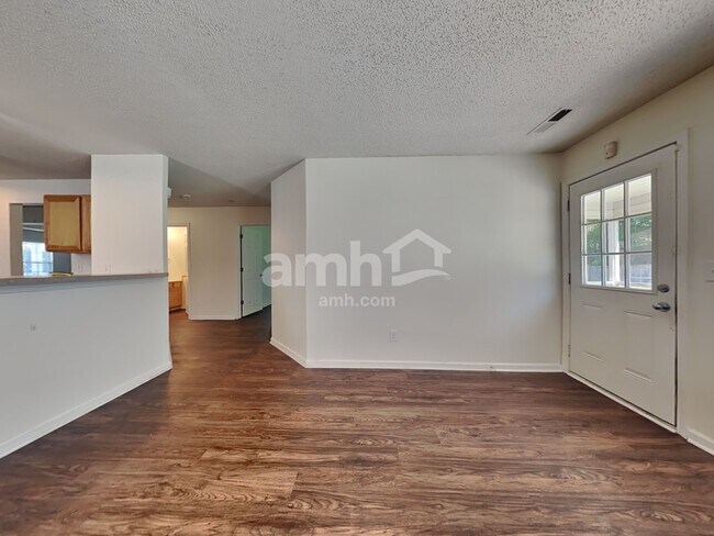 Building Photo - 4987 Harthill Ave