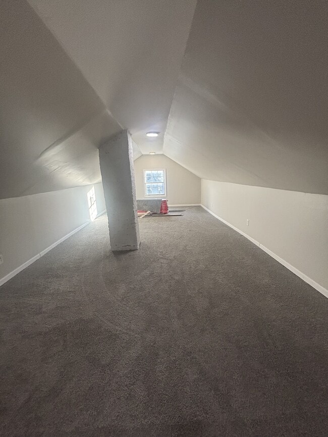 Building Photo - 8019 Platt Ave