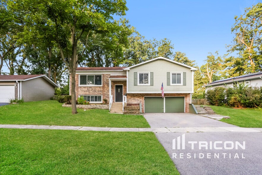 Primary Photo - 7924 Oakview Ln