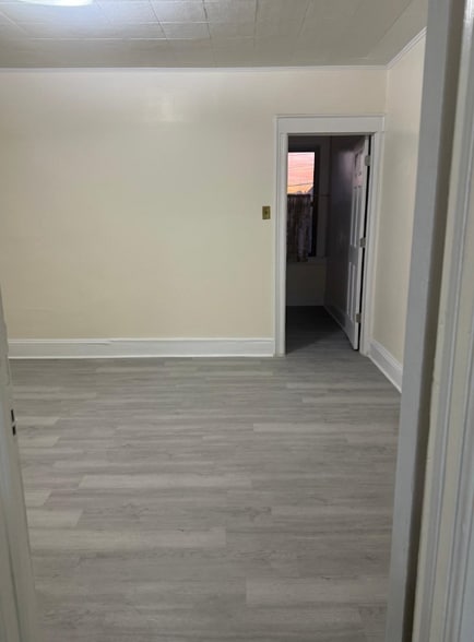 Building Photo - 1037 Remsen Ave