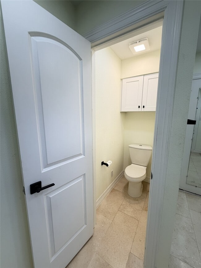 Building Photo - 314 Fox Briar Ln