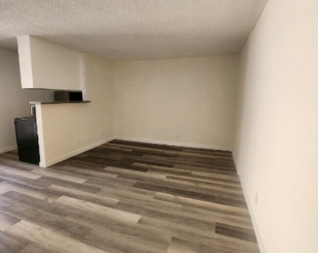 Building Photo - 12500 Culver Blvd