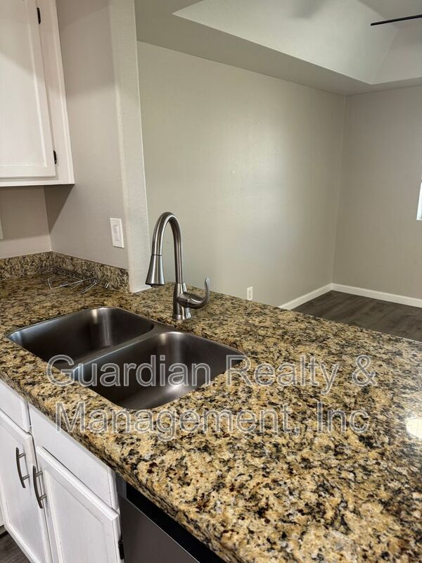 Building Photo - 2335 W Desiree Ln