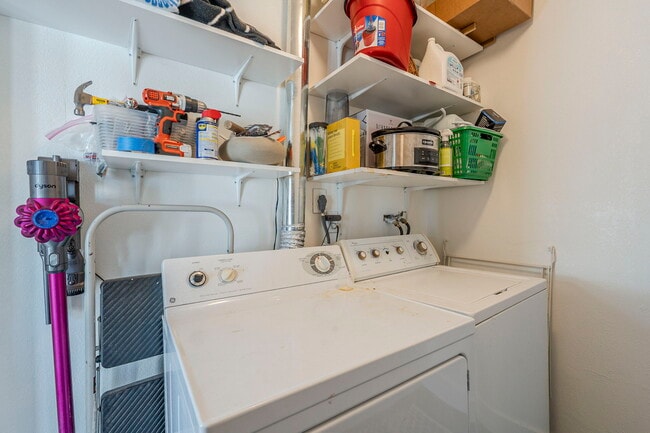 Building Photo - 7214 N 21st Ave