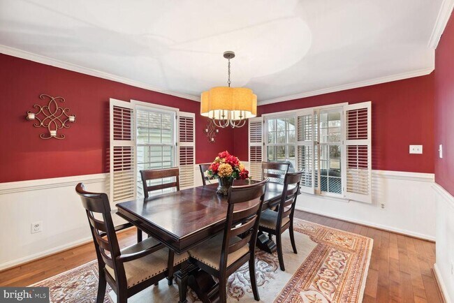 Building Photo - 6603 Forsythia St