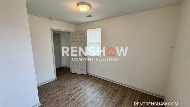 Building Photo - 288 Leath St