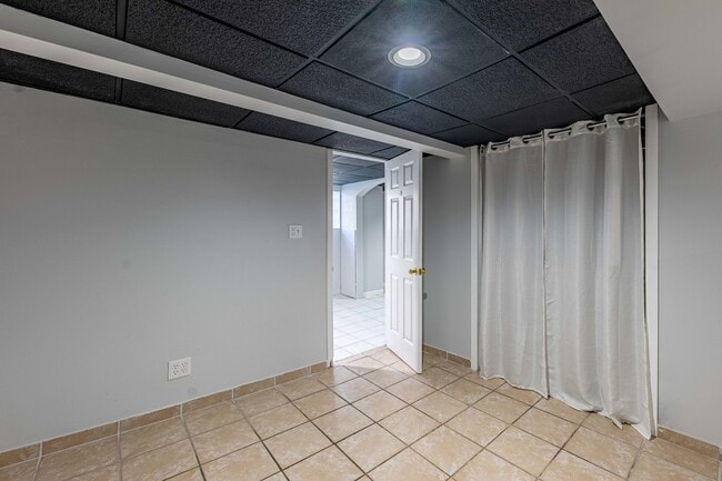 Building Photo - 3838 W 64th St