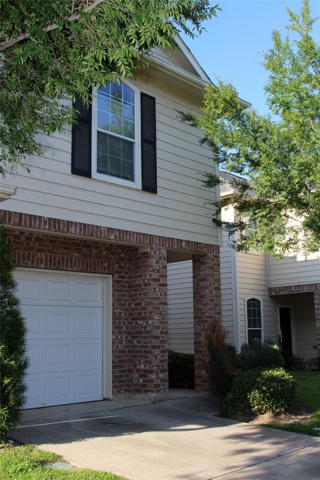 Building Photo - 919 Sterling Creek Cir