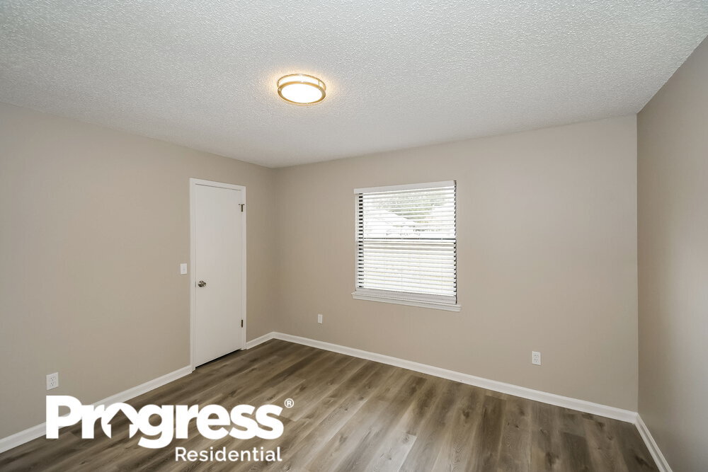 Building Photo - 8026 Fleur De Lis Dr