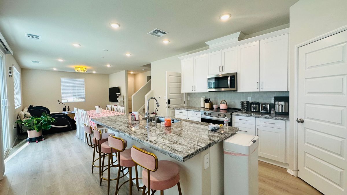 Building Photo - 1121 Tropic Ct