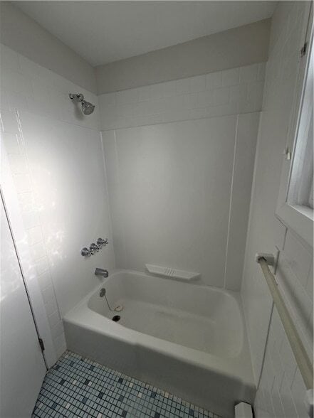 Building Photo - 292 Pleasant St