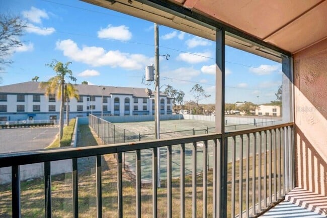 Building Photo - 2507 N Alafaya Trail