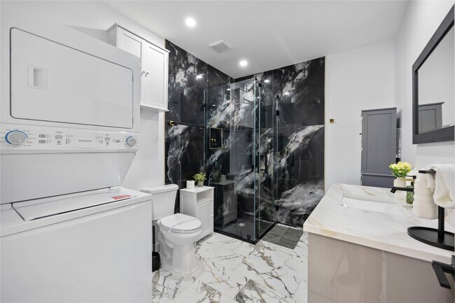 Building Photo - 4208 Clay St