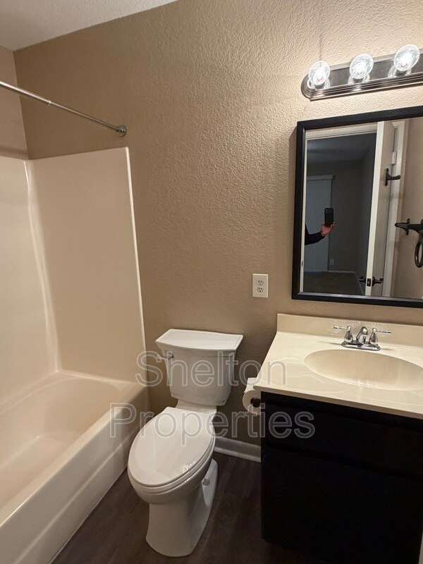 Building Photo - 501 W Tonopah Dr