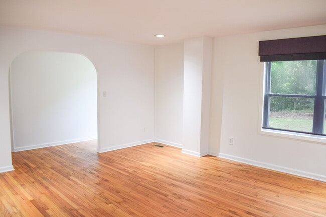 Building Photo - 1610 E 27th Ave