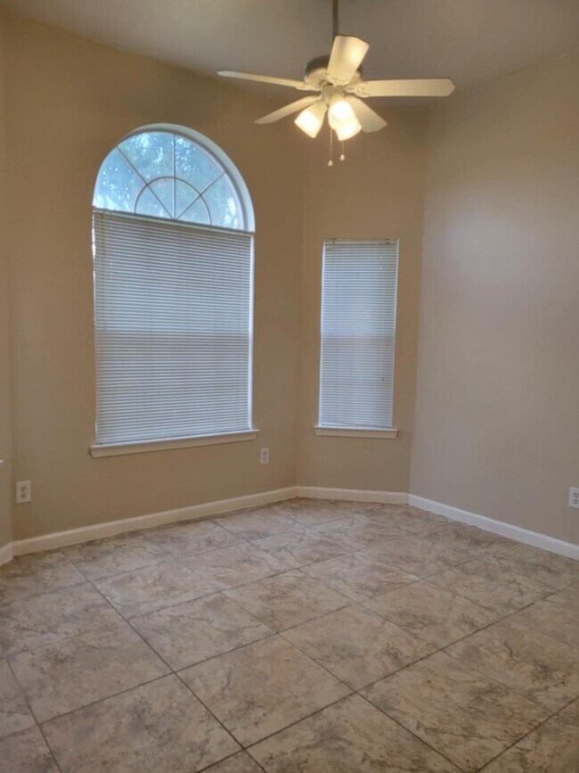 Building Photo - 12134 Greensbrook Forest Dr