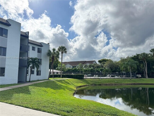 Building Photo - 3720 N Pine Island Rd