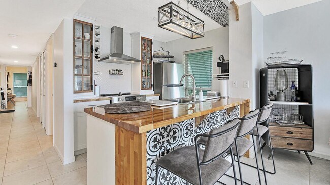 Building Photo - 261 Cypress Point Dr