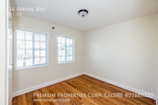 Building Photo - 934 Appian Way