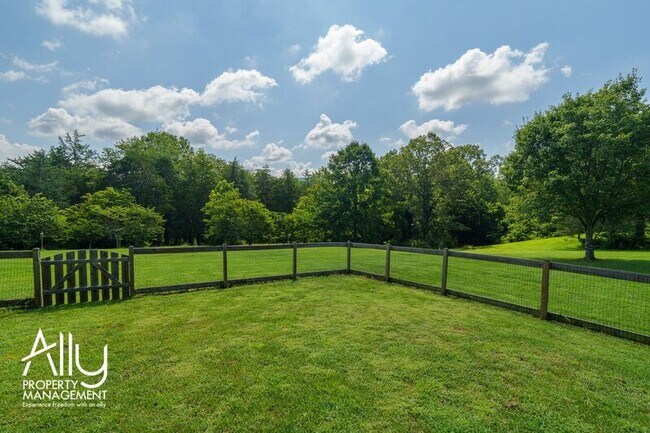 Building Photo - 2733 Southern Hills Ct