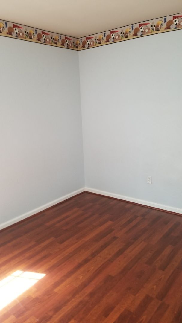 Building Photo - Beautiful 4 bedroom/2.5 bath South Davis Home!