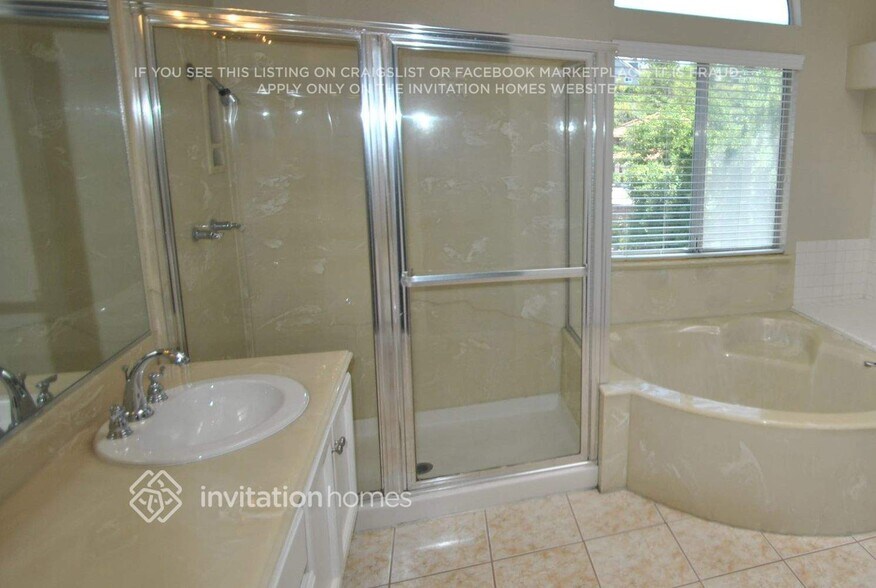 Building Photo - 40122 Cannes Ct