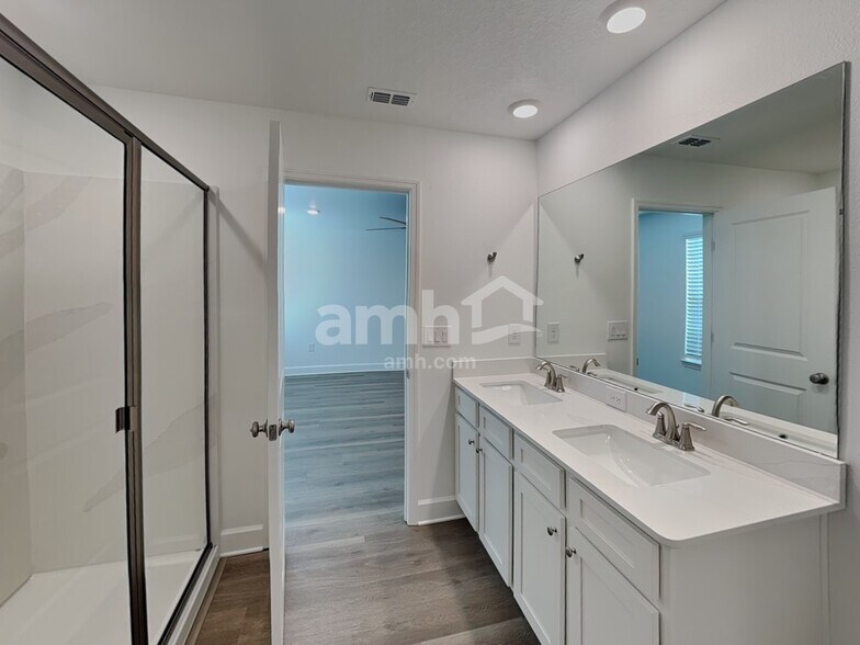 Building Photo - 16508 Cheyanne Ct
