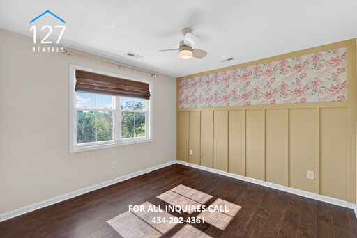 Building Photo - Beautiful 3 bedroom 2.5 bath!