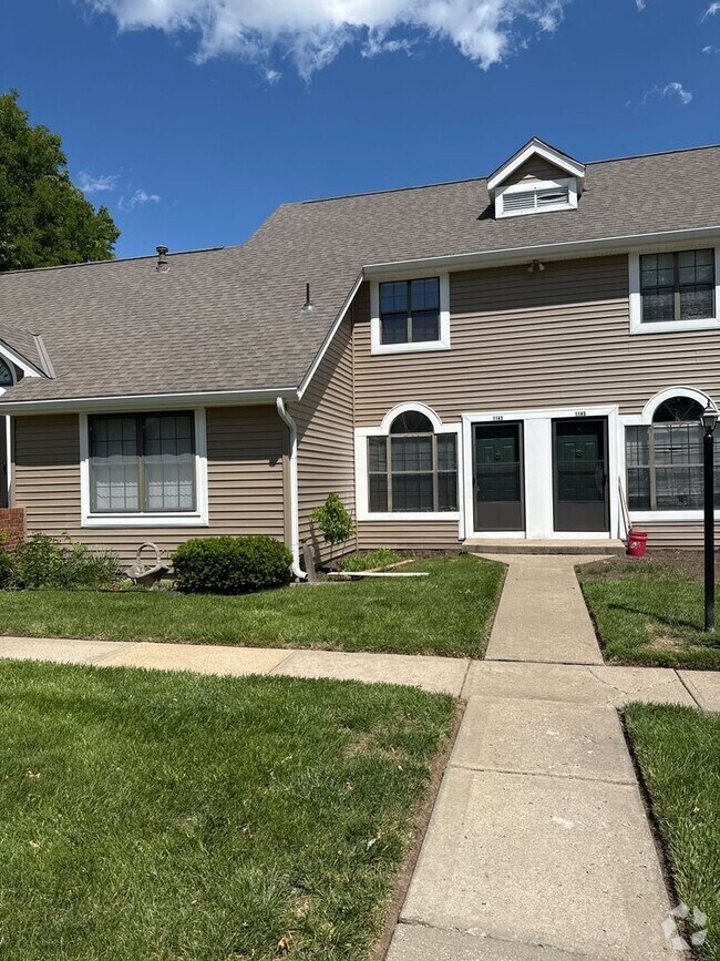 Building Photo - 2 Bedroom 1.5 Bath Townhome