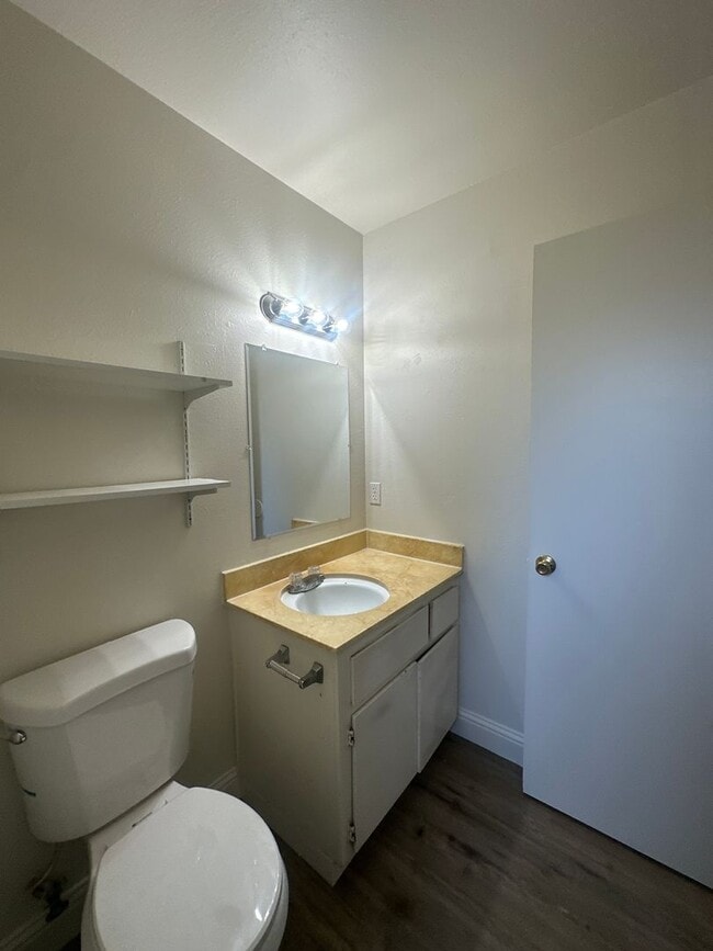 Building Photo - 1701 Ortega Dr