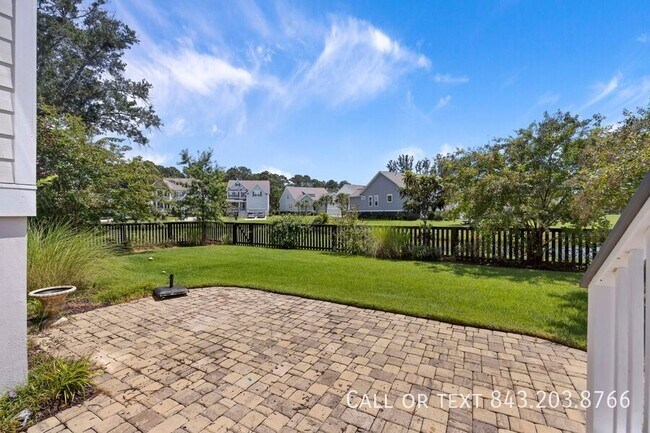 Building Photo - 2219 Midden Dr