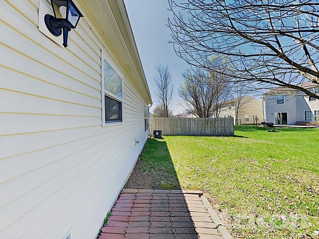 Building Photo - 1826 Blue Pine Ln