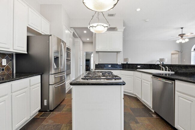 Building Photo - 13815 Wetherfield Ln