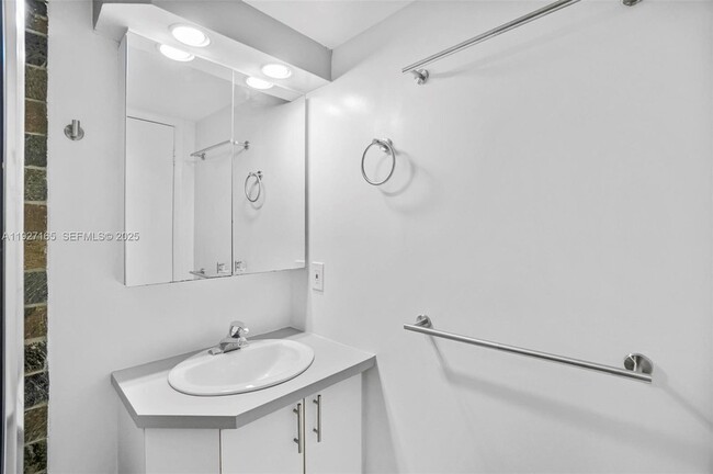 Building Photo - 3545 NE 167th St