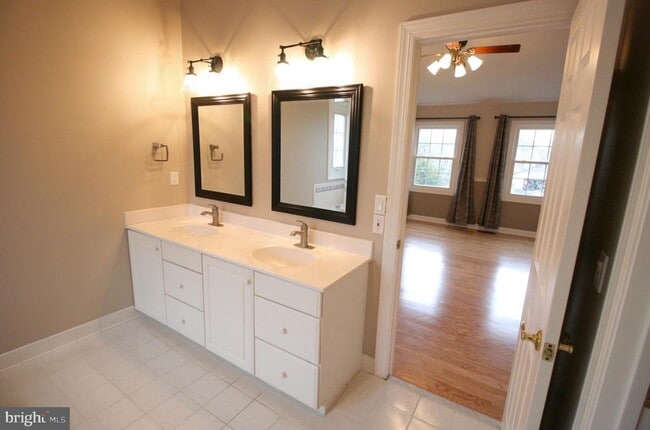 Building Photo - 20940 Cox Mills Ct