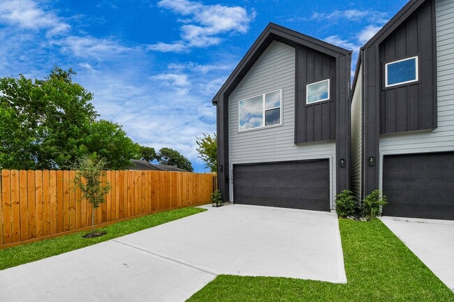 Building Photo - 7729 Avenue J