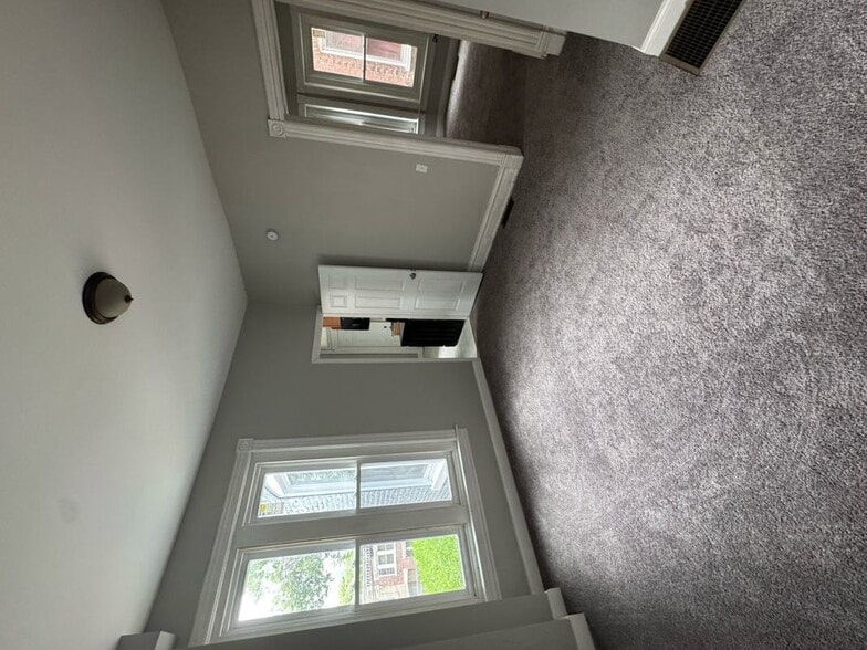 Building Photo - 241 N 4th St