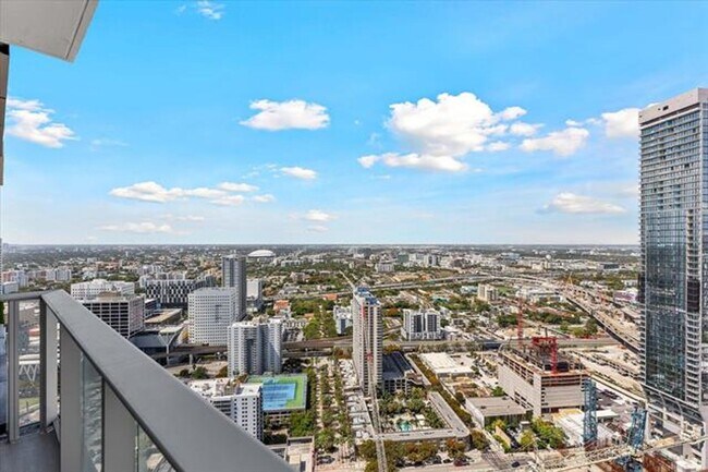 Building Photo - 851 NE 1st Ave