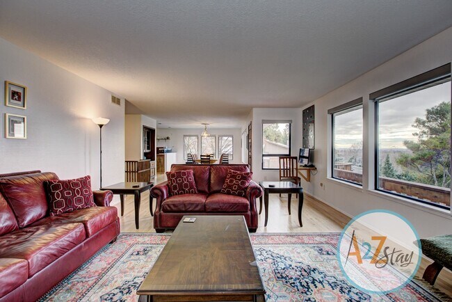 Building Photo - Executive Rental in North End Foothills