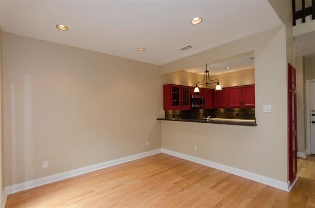 Building Photo - 10819 Crown Colony Dr