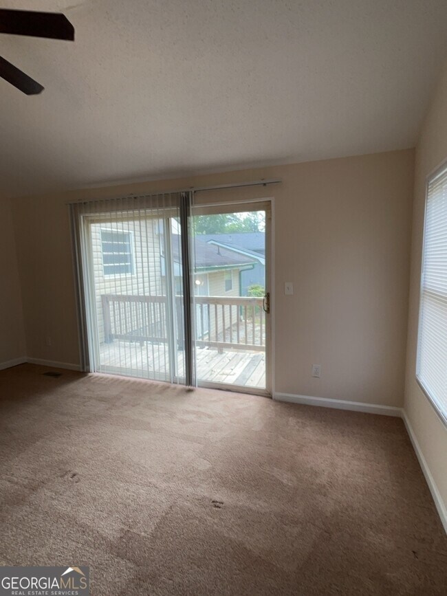 Building Photo - 1430 High Meadow Dr