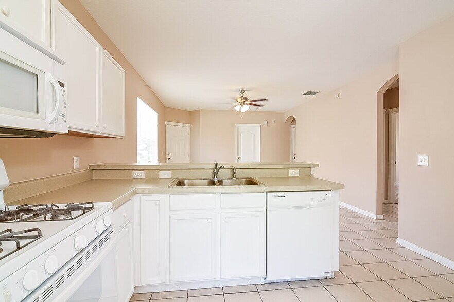 Building Photo - 7742 Bristol Park Dr