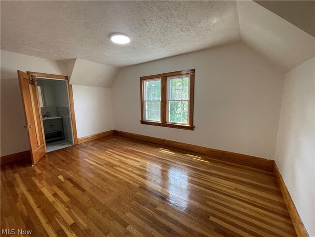 Building Photo - 2235 Montclair Ave