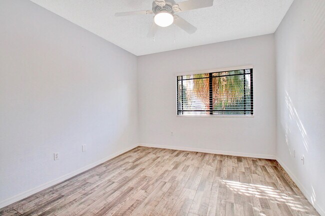 Building Photo - 2801 Sarento Pl