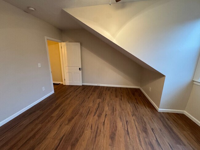 Building Photo - Beautifully Renovated 3BR Row Home in Deutschtown – Spacious, Modern & Incredible Location